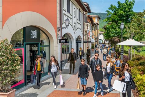 outlet prada bologna|outlet mall bologna italy.